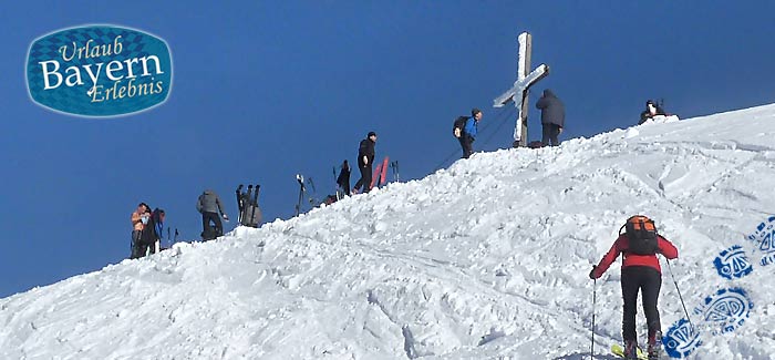 Beim Skibergsteigen in Bayern den Gipfel fest im Blick