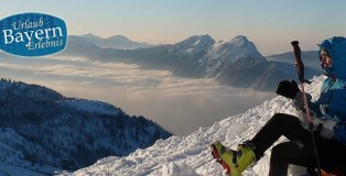 Das Gipfelerlebnis bei einer Skitour in den Bergen von Bayern